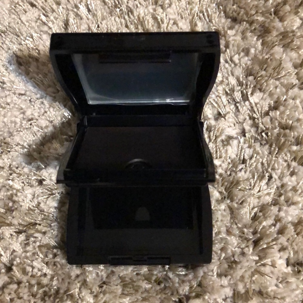 Mary Kay sheer Mineral pressed powder foundation - Picture 10 of 12